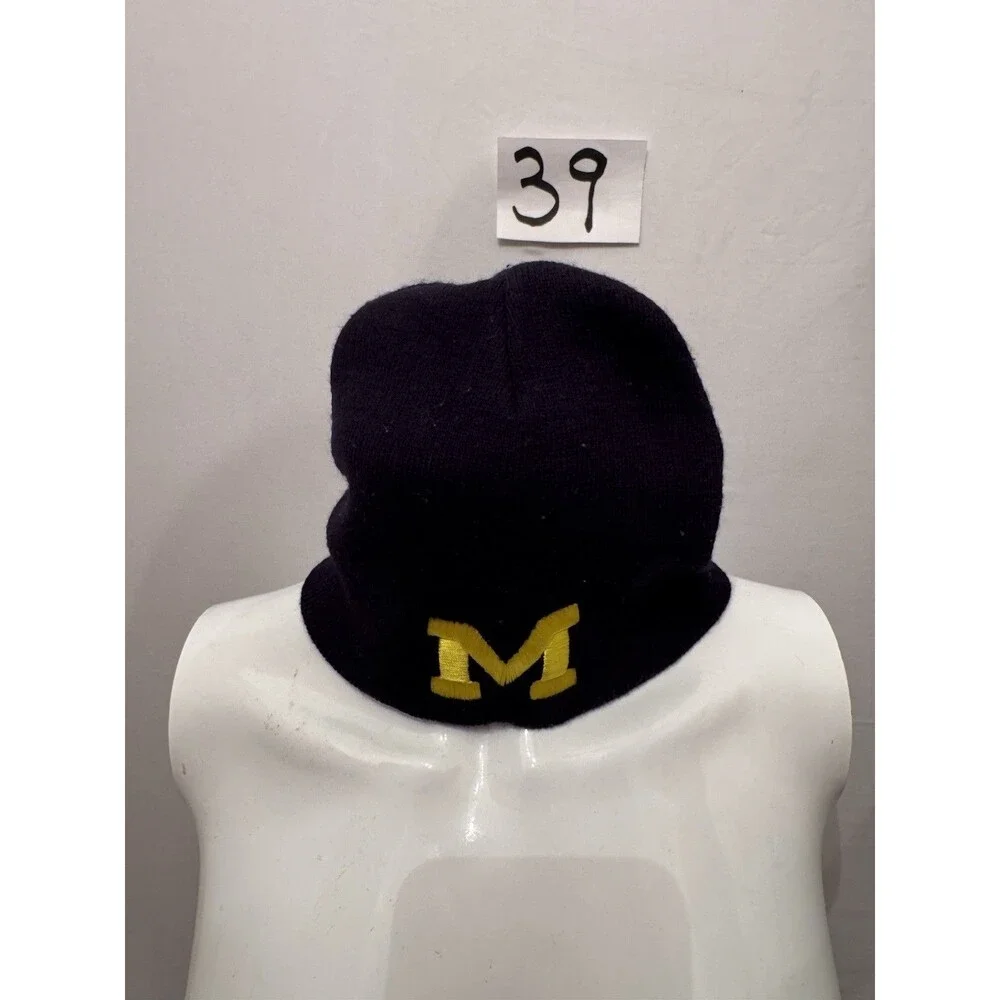 Captivating Headwear Michigan Wolverines Knit Beanie Hat Black Yellow